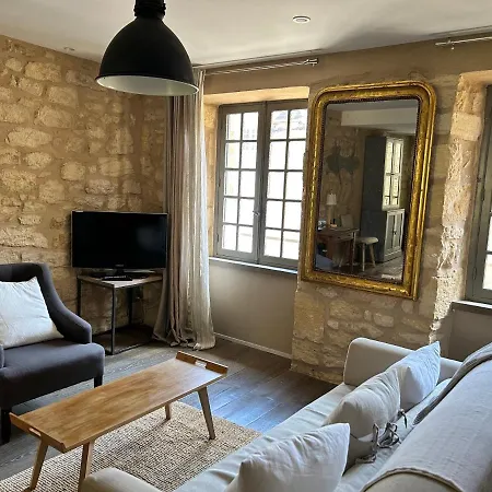Le Balconnet, 8 Cour Des Fontaines Apartment